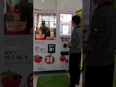 Mesin penjual makanan ringan jalanan jus buah jeruk dengan pembaca kartu penerima uang tunai