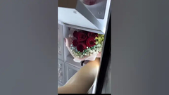 mesin penjual bunga segar di lapangan